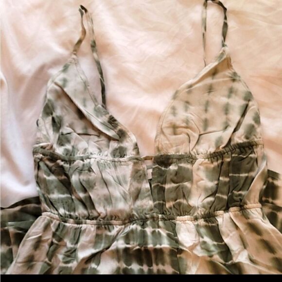 🎁3/$30🎁 Tie Dye Cut Out Open Back Maxi Boho Olive Dress Sz M - Picture 11 of 11